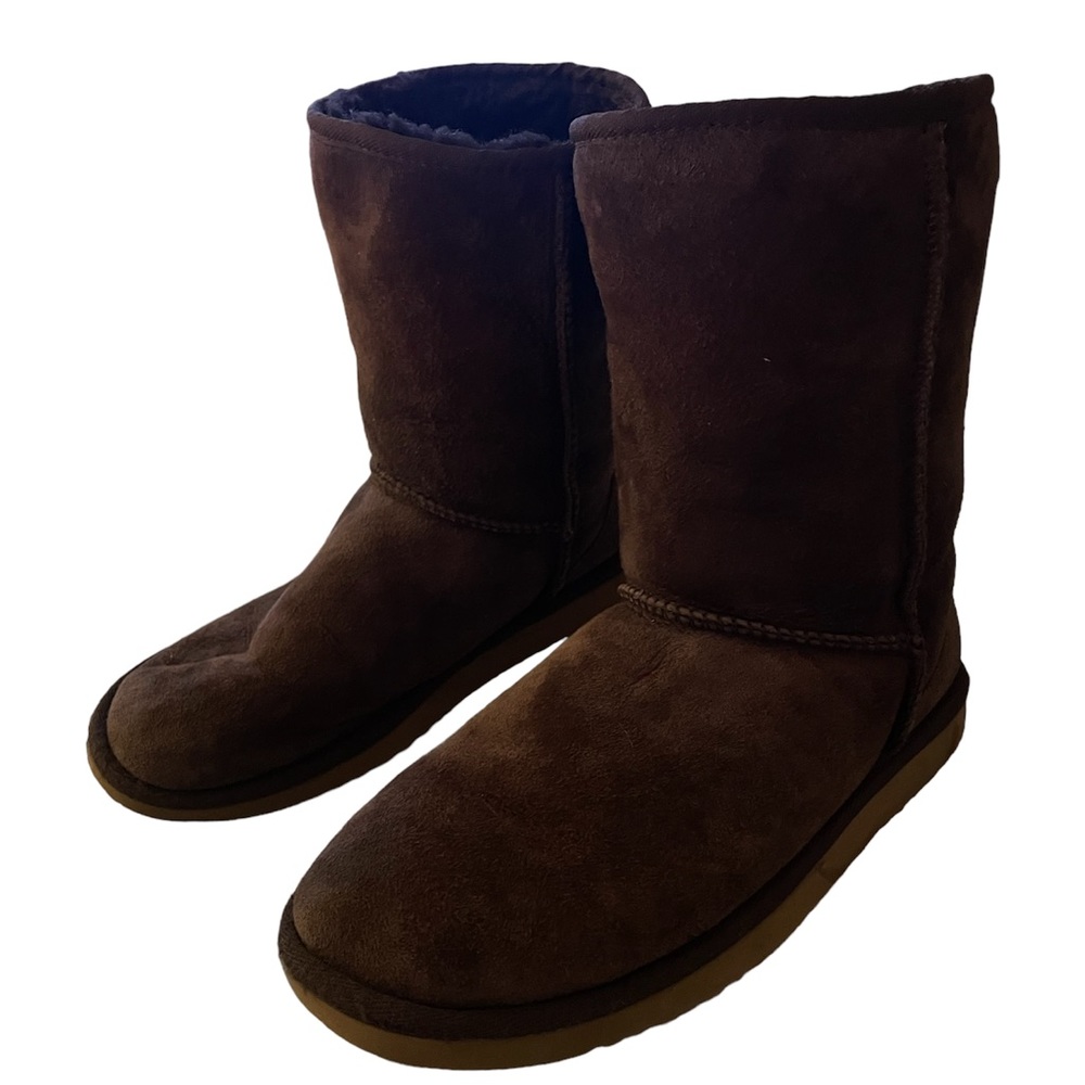 UGG‎ Classic Short Boots size 6 Women’s. Chocolate Brown